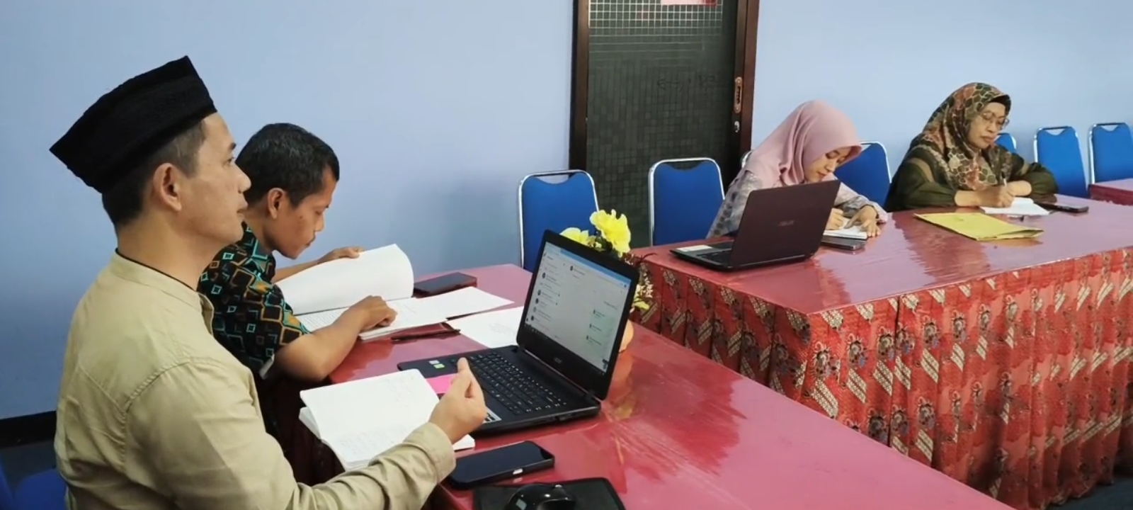 Rapat_Perumusan_Visi_Misi_Sekolah_Screenshot_20250930_065431_Video_Player.jpg